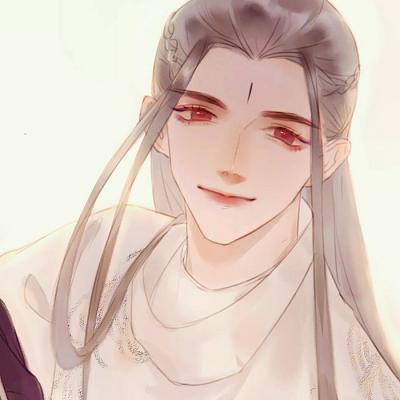 新娘轻拍沙发示意狗狗一起拍全家福